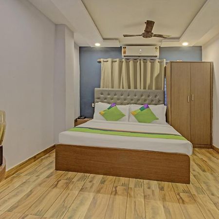 Hotel Royal Crowne Near Kolkata Airport Екстер'єр фото