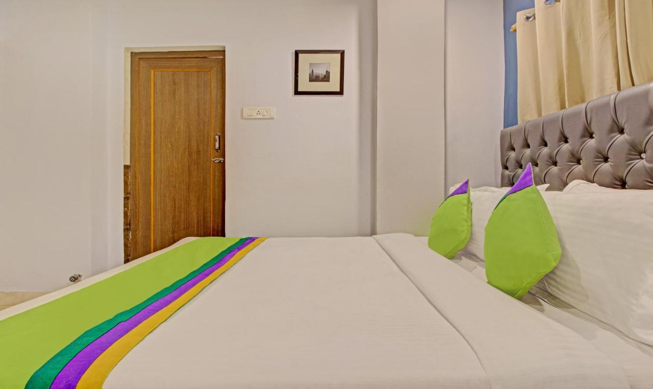 Hotel Royal Crowne Near Kolkata Airport Екстер'єр фото